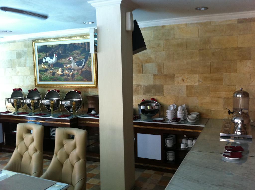 Hotel Indah Palace Yogyakarta Exterior foto